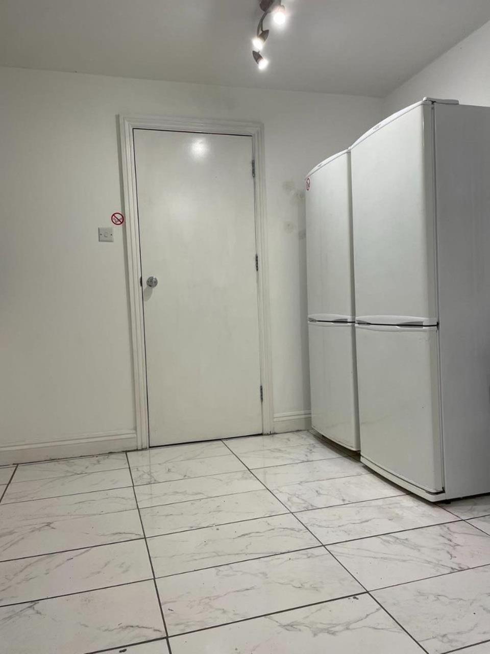 Cosy Bedroom With Private Bathroom Ensuite In Canary Wharf E14 Only 1 Stop To Excel And O2 For Short Or Long Let In Canary Wharf, Less Than An Hour From Heathrow, Stansted And Gatwick Airport Gasthof